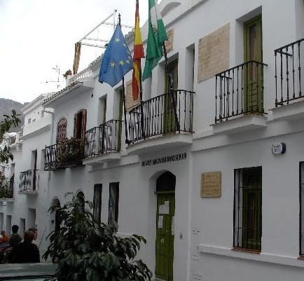 Town hall Ayuntamiento Frigiliana foreign residents advice group