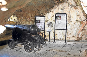gibraltar-siege-tunnel2-490x367