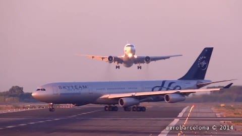 barcelona planes near miss