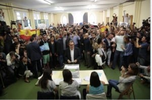 Catalunya president Artur Mas casts vote in regional election