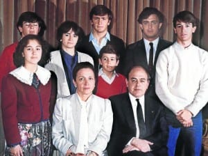 FAMILY BUSINESS: This 1986 family photo shows Jordi Pujol with wife Marta Ferrusola and their eight children. Oldest son Jordi is behind them in the blue shirt