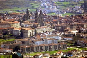 The city of Santiago de Compostela with, in the middle, the city’s cathedral dominating the skyline.  Image source:  tusojos.es