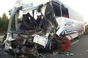 bus crash crash (1)