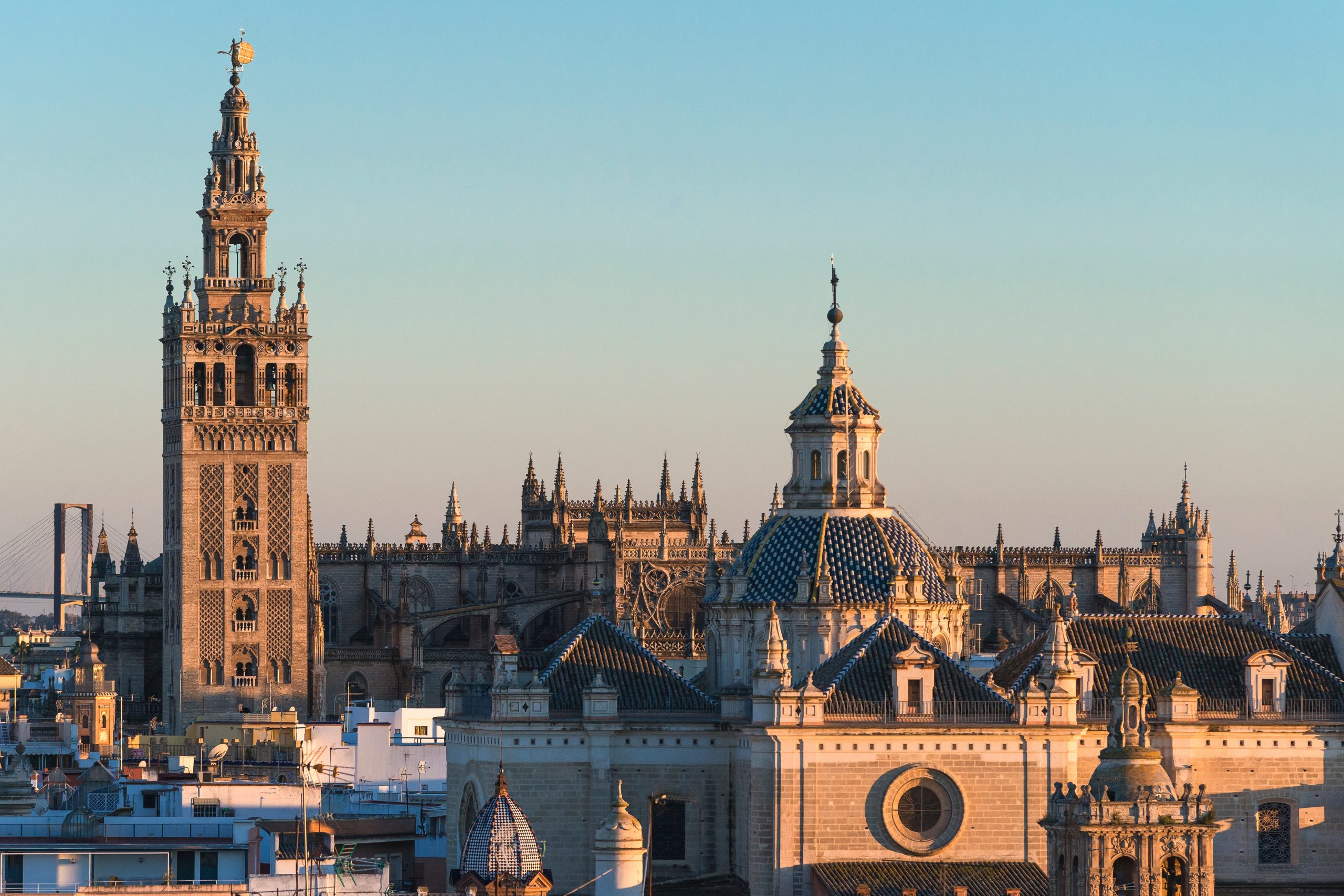 Catedral E Iglesia Del Salvador Sevilla