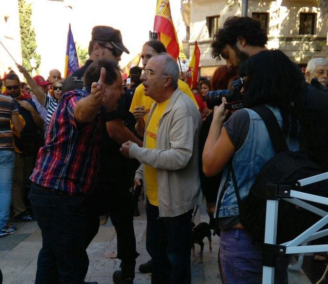 Mallorca pro-Catalan-independence group slams Spanish-union mob that ...