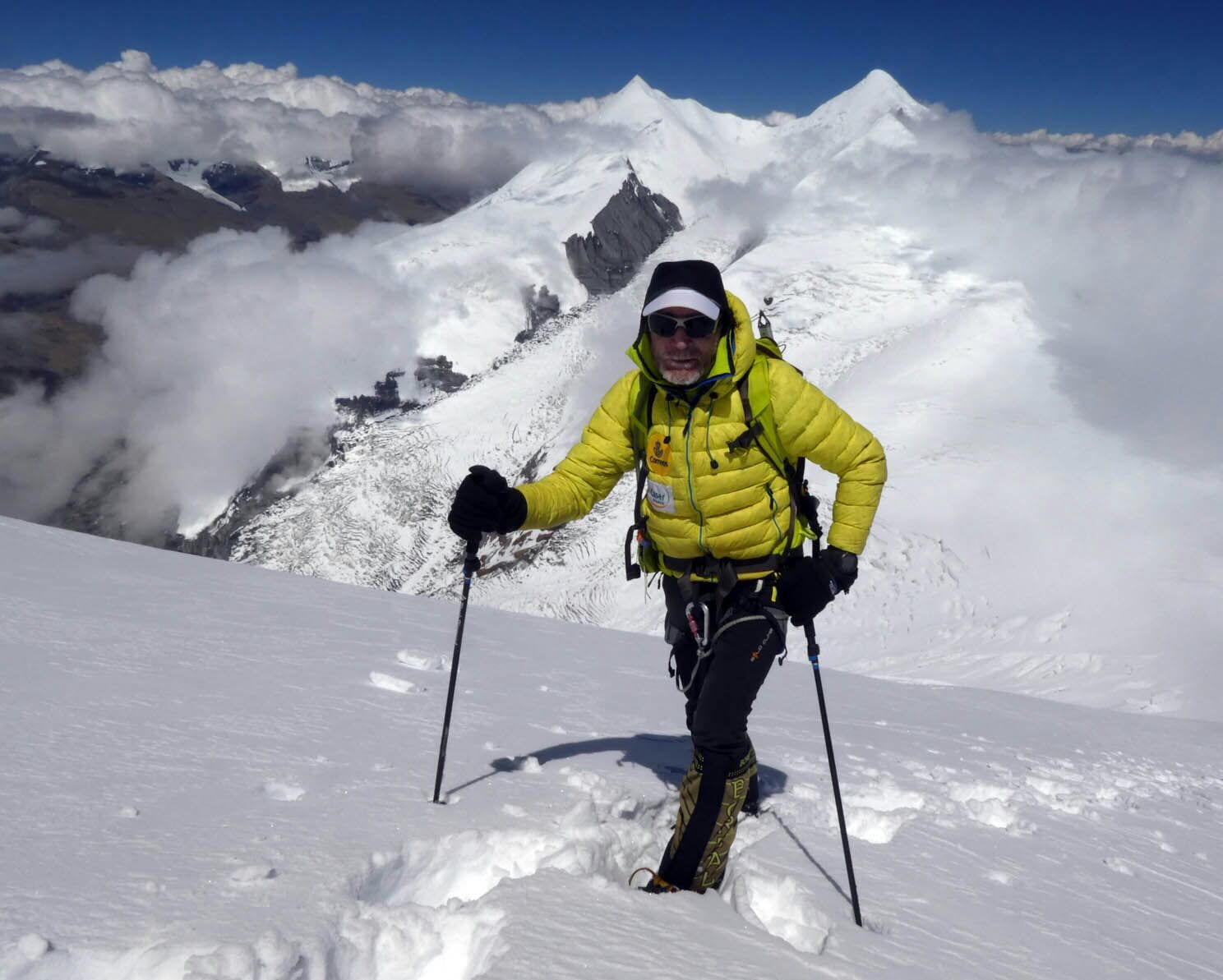 NOT PEAKED: Pensioner mountaineer in Spain gets new KNEE in bid to ...