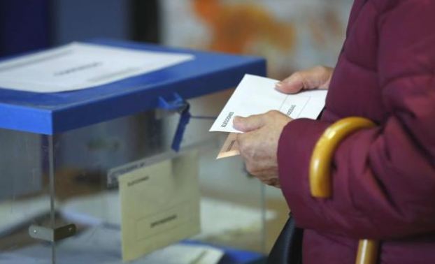 Woman Dies Before Voting In Spains Ge