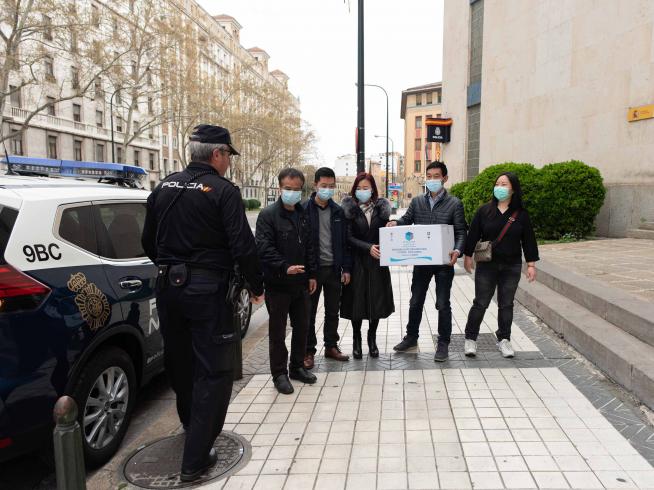 Covid-19: Chinese community donates face masks to Cordoba’s Reina Sofia ...