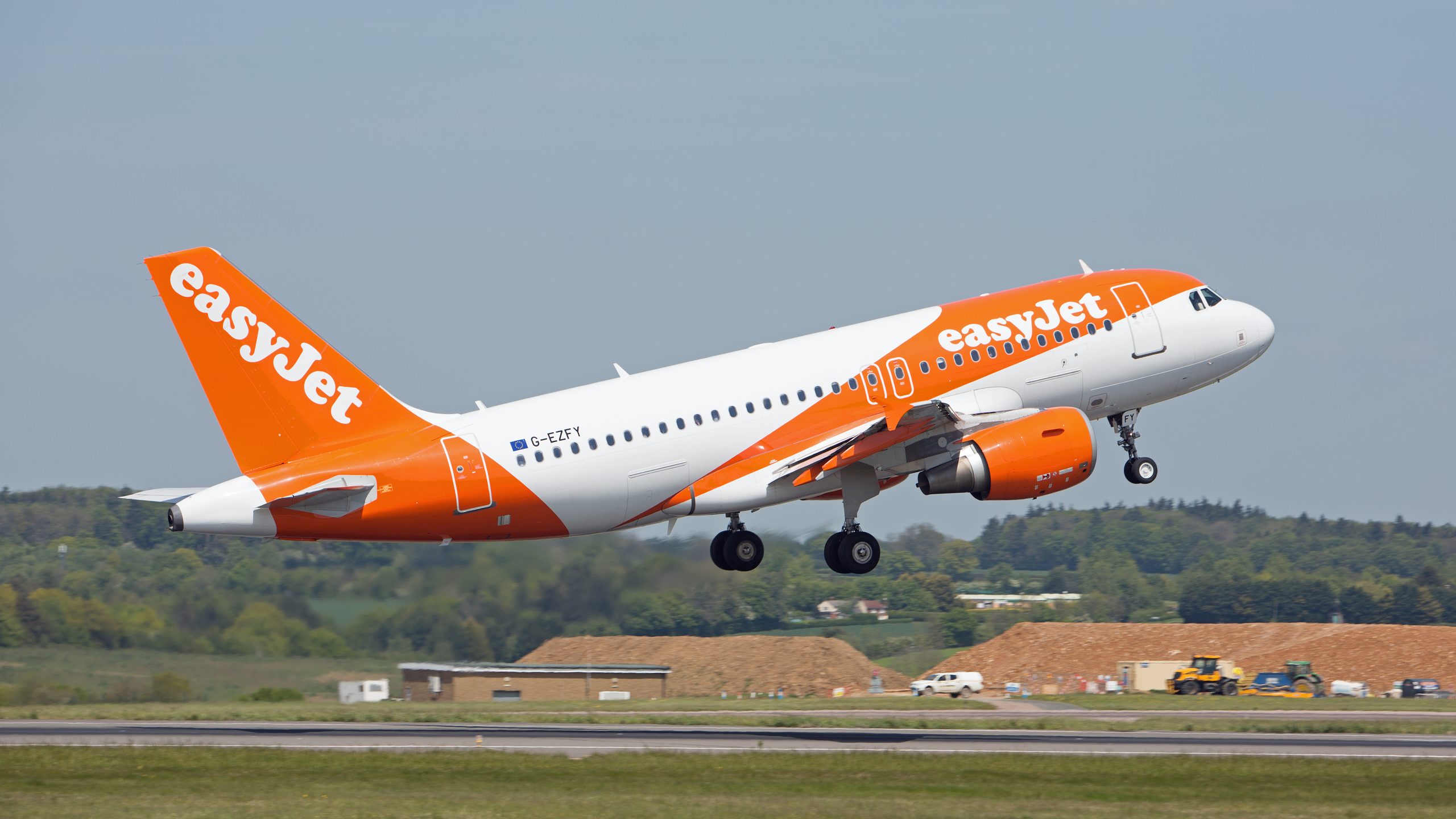 EasyJet launch winter schedule early, to allow people to change their flights to a much later 