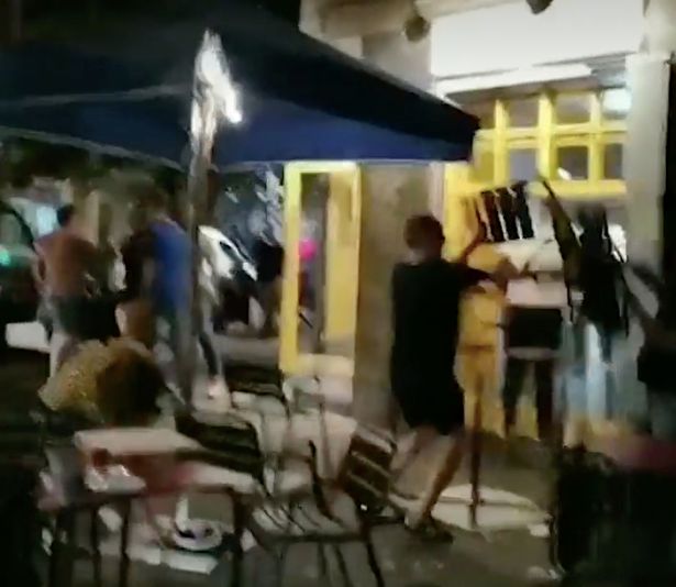 0_barcelona Restaurant Fight