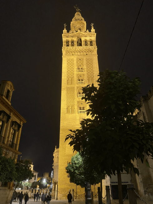 Giralda Tower At Night Min