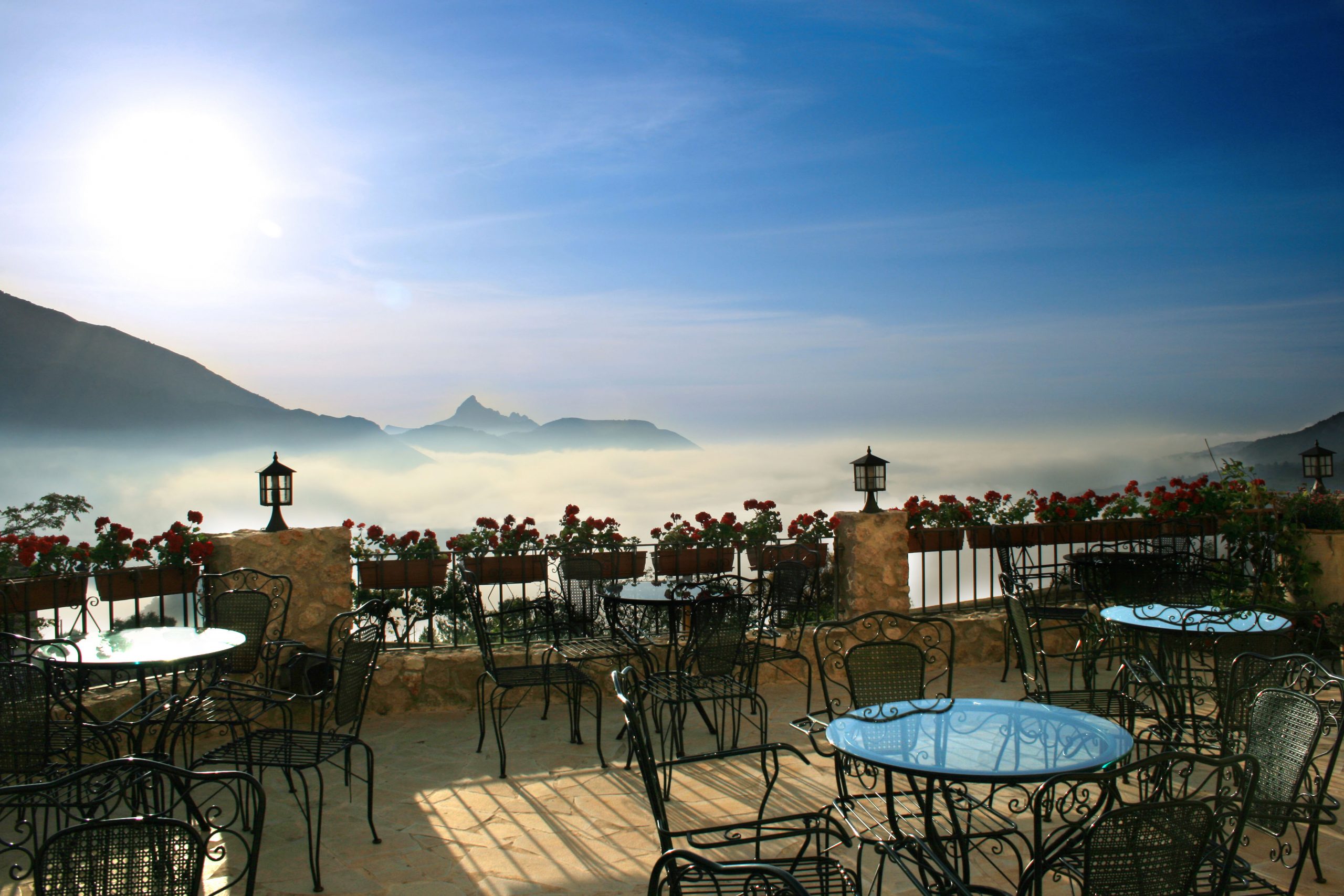 Terraza Con Nubes (300 Ppp)