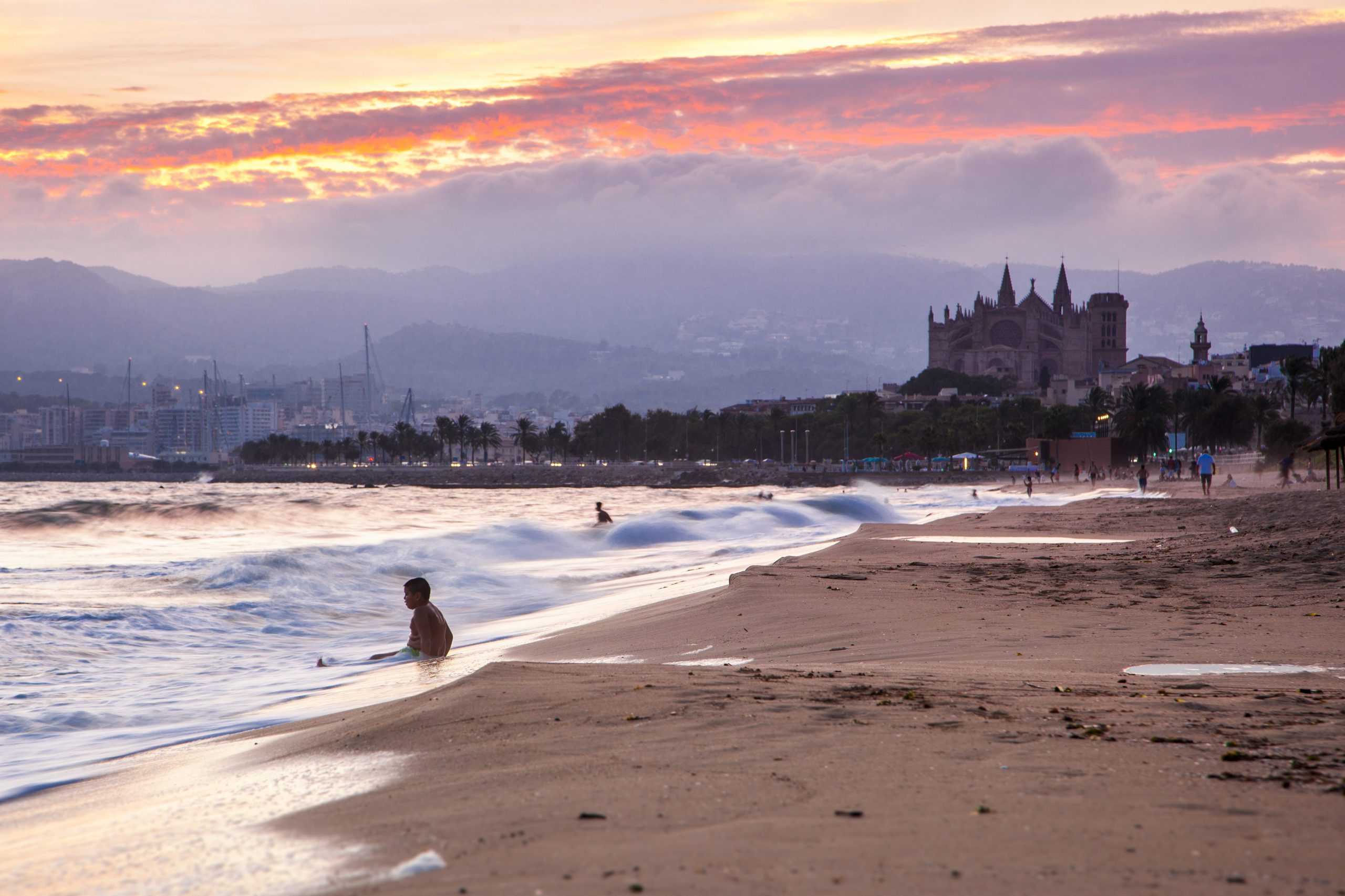 Cocaine and crystal meth sellers arrested in major operation on Mallorca in Spain