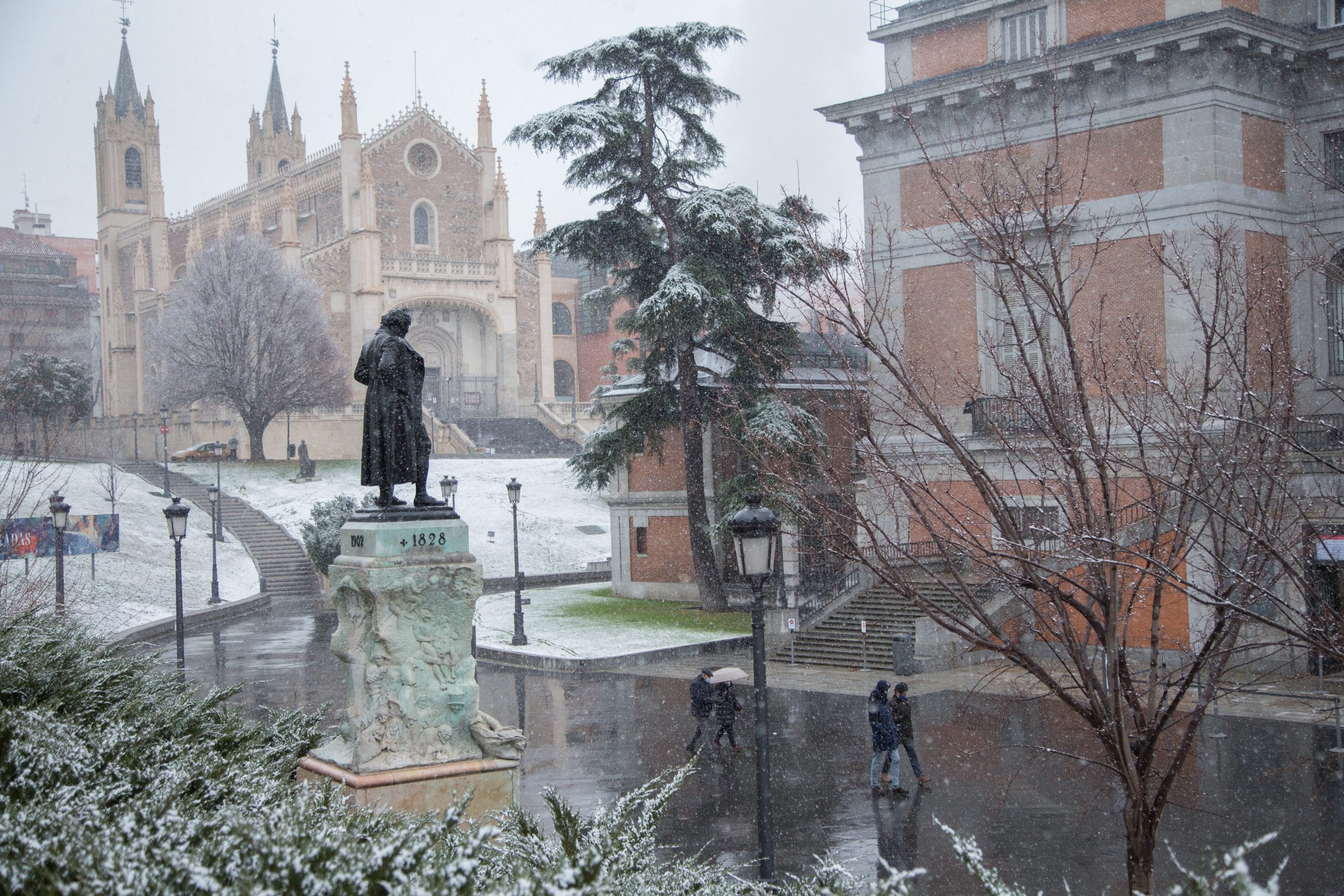 Chances of SNOW in Spain this weekend as temperatures plummet across the country