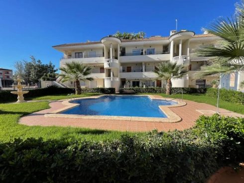 2 bedroom Apartment for sale in Jacarilla with pool - € 87