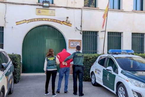 Man Wraps Cellophane Tape Around Elderly Uncle's Head To Suffocate Him After Robbery At Valencia Area Home In Spain