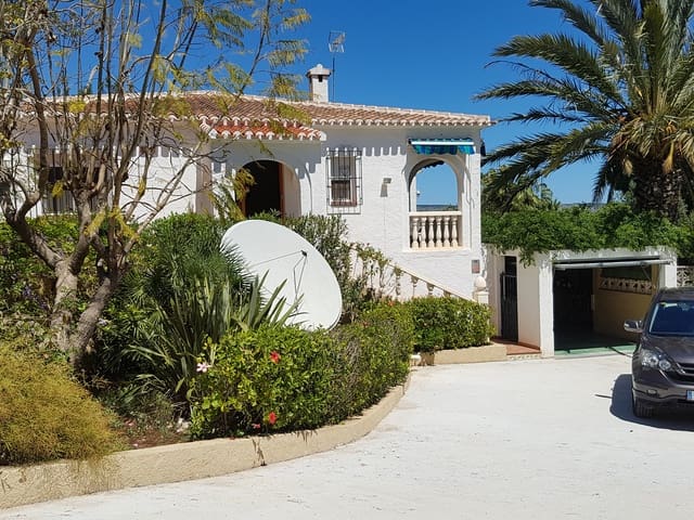 4 bedroom Villa for sale in Javea / Xabia with pool - € 399