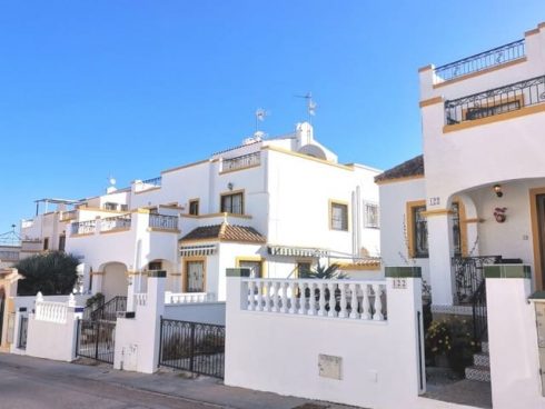 3 bedroom Semi-detached Villa for sale in Los Altos - € 119