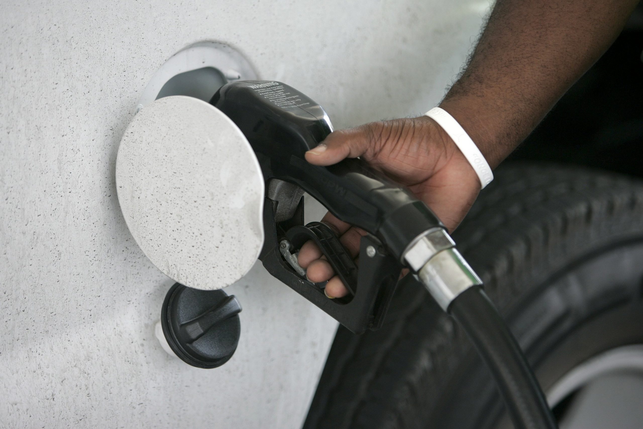 Fuel prices pump up inflation rate to 2.6% in Spain