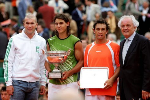 Siegerehrung French Open 2005 Sieger Rafael Nadal (spanien, 2.v.li.) Und Sein Gegner Mariano Puerta (argentinien, 2.v