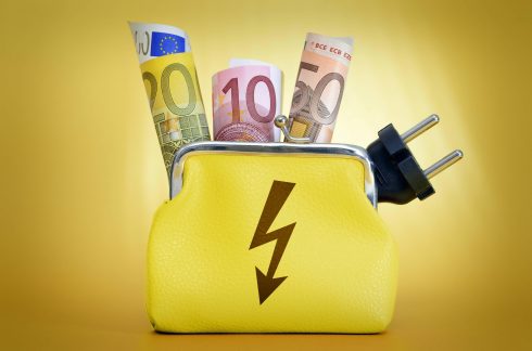 Lower power bills on the way as Spain strikes one-year deal with EU to cap wholesale electricity prices