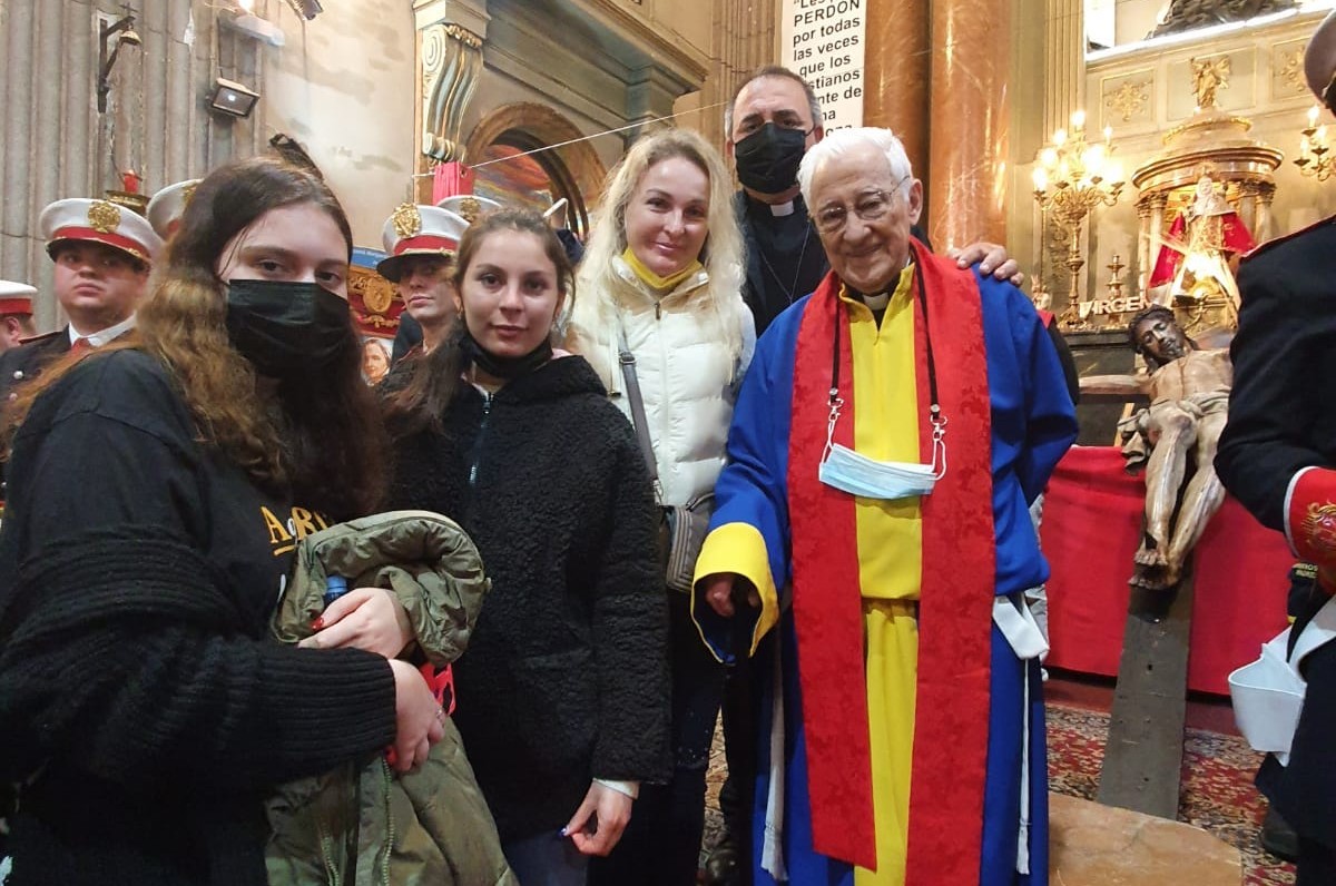 Main Father Angel, Father Teodoro With Oksana, Leila And Karina In San Anton Church.j