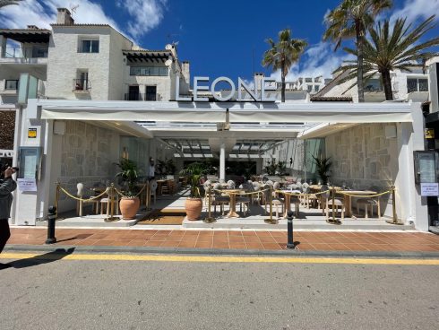IN BOCA: La Sala restaurant in Puerto Banus still ticks the boxes - Olive  Press News Spain