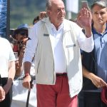 El Rey Emerito Juan Carlos I Llega Al Puerto De Sanxenxo Donde Es Recibido Por Una Gran Cantidad De Gente