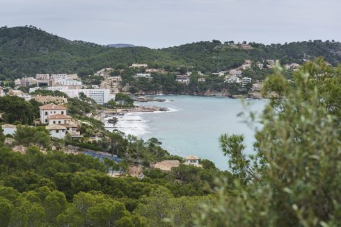 Drunk British tourist causes chaos on Spain's Mallorca with hotel and police assaults, just hours into his holiday