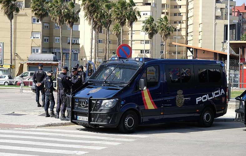 Policia Nacional Wiki Commons