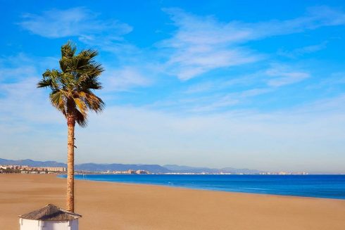 Naked Man Tries To Rape And Drown Woman At Valencia Beach In Spain