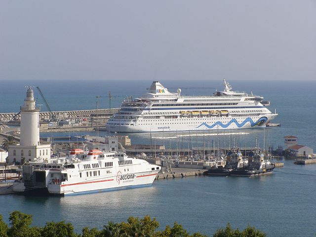 640px Malaga Port 2
