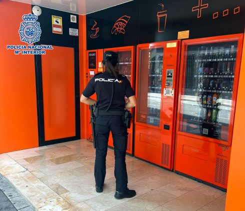 Young Thief Jailed After Constantly Using Manhole Covers To Smash Into Vending Machines On Spain's Costa Blanca