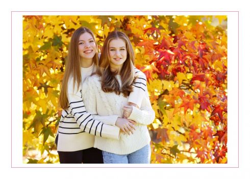 Spain's Royal Family Christmas Card Features Princess Leonor And Infanta Sofia