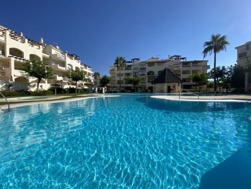 2 bedroom Apartment for sale in Manilva with pool garage - € 203