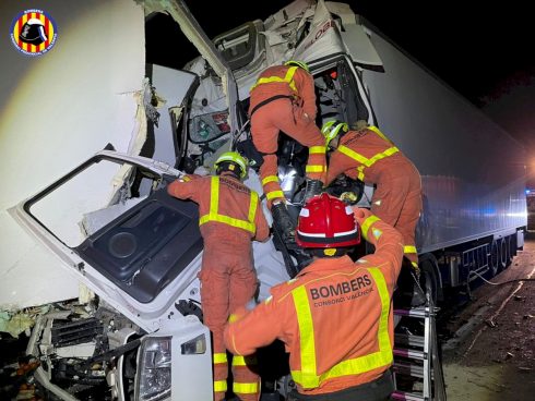 Lorry Driver Dies In Horrific Collision On Valencia Area Motorway In Spain