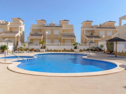 2 bedroom Townhouse for sale in San Miguel de Salinas with pool garage - € 133