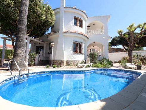 4 bedroom Villa for sale in Ciudad Quesada with pool garage - € 349