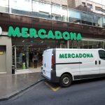 Spain's top supermarket Mercadona announces €150m in food price cuts including olive oil