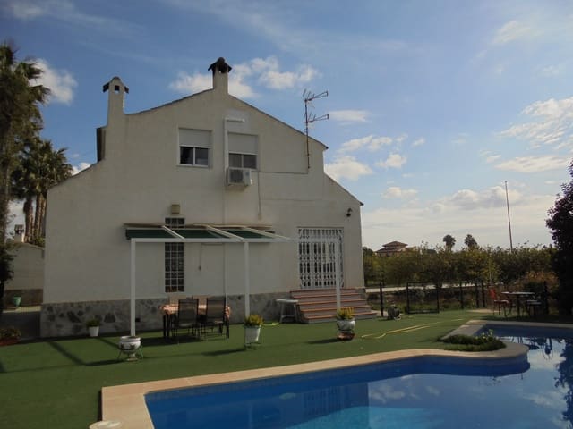 3 bedroom Villa for sale in Catral with pool garage - € 345