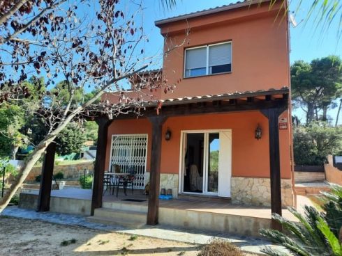 3 bedroom Villa for sale in Santa Susanna - € 318