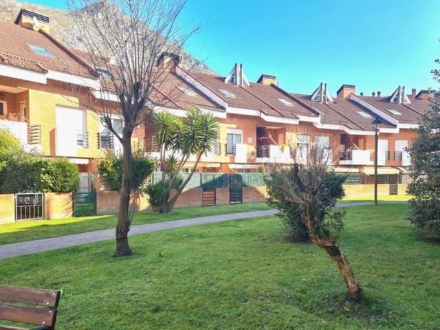 4 bedroom Townhouse for sale in Morcin with garage - € 245