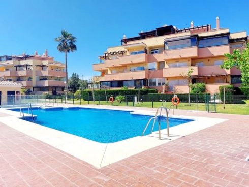 2 bedroom Apartment for sale in La Cala de Mijas with pool garage - € 285