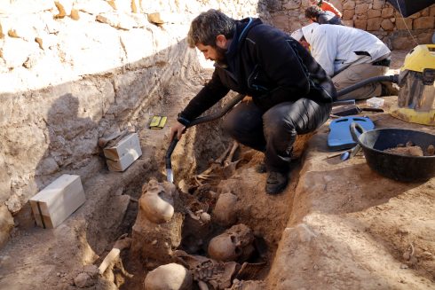 212 international fighters resisting Franco's forces in Spain's Civil War found in mass graves in Catalunya