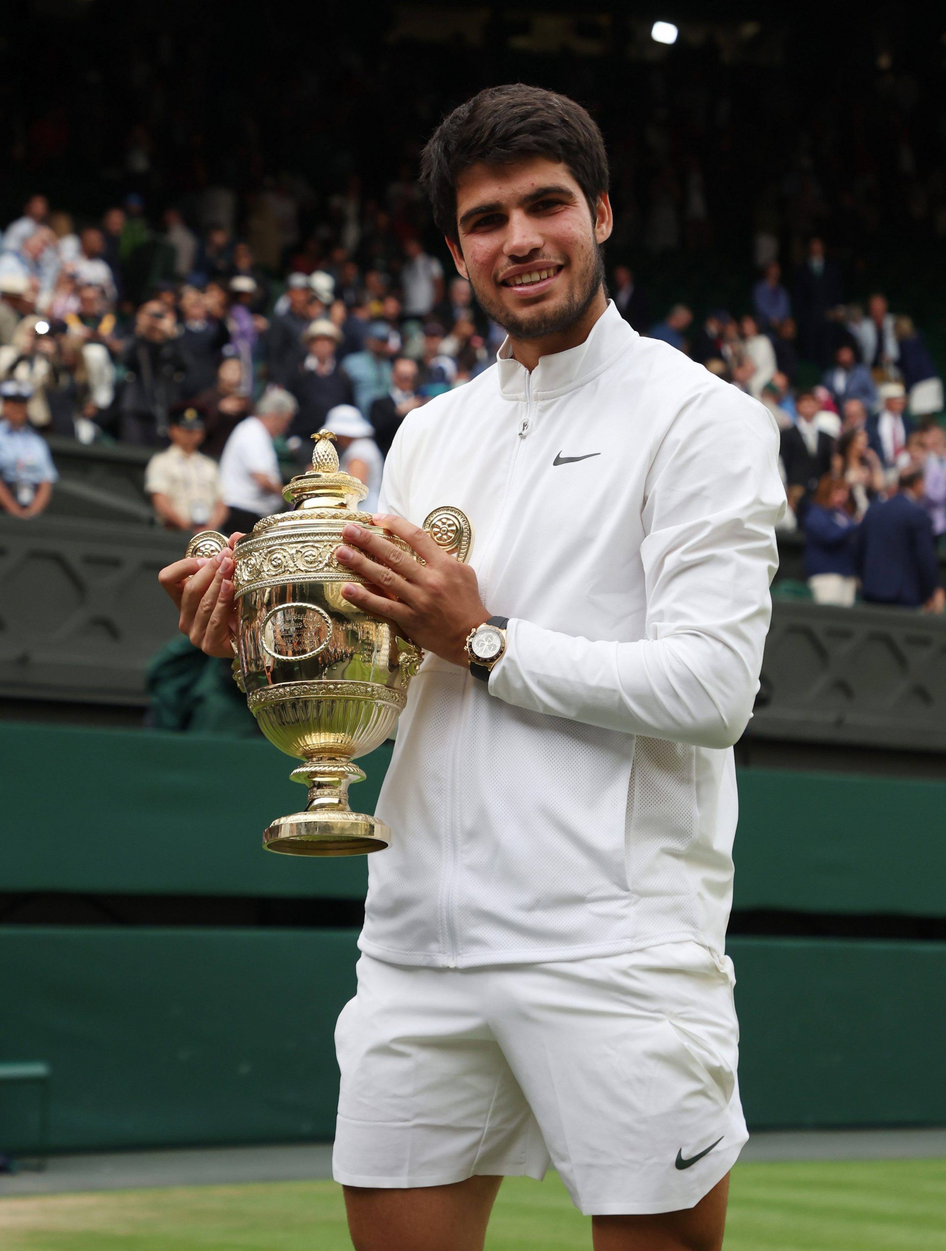 Spain’s Carlos Alcaraz crowned the young king of Wimbledon Olive