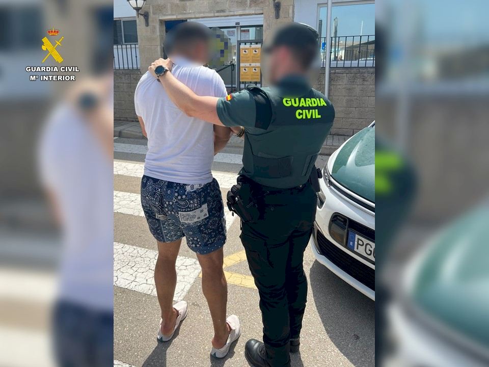 Robbers looking to rob shoppers are arrested on Spain's Costa Blanca