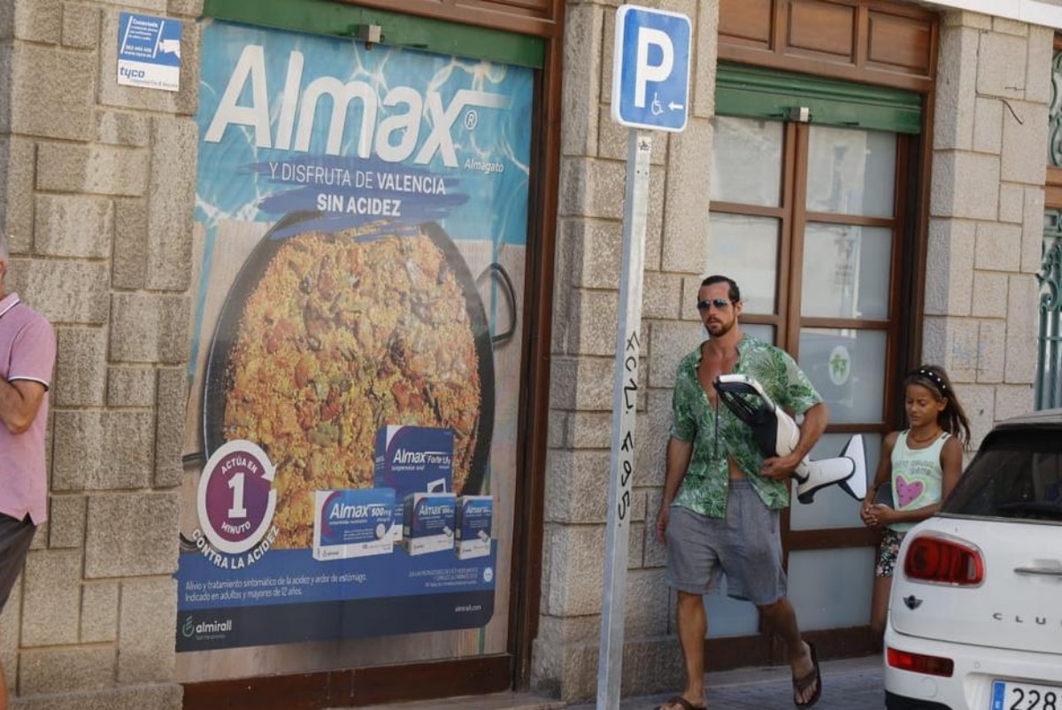 Anti-acid medicine maker removes adverts from Valencia area that associated heartburn with famous regional paella in Spain