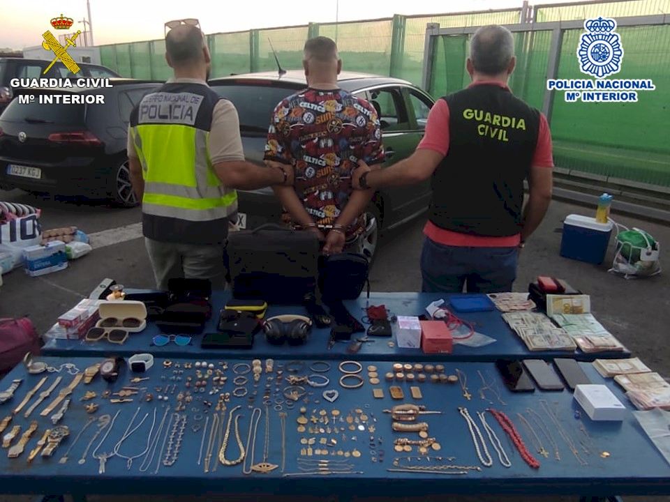 Police intercept thief boarding ferry on Spain's Costa Blanca with big stash of stolen loot