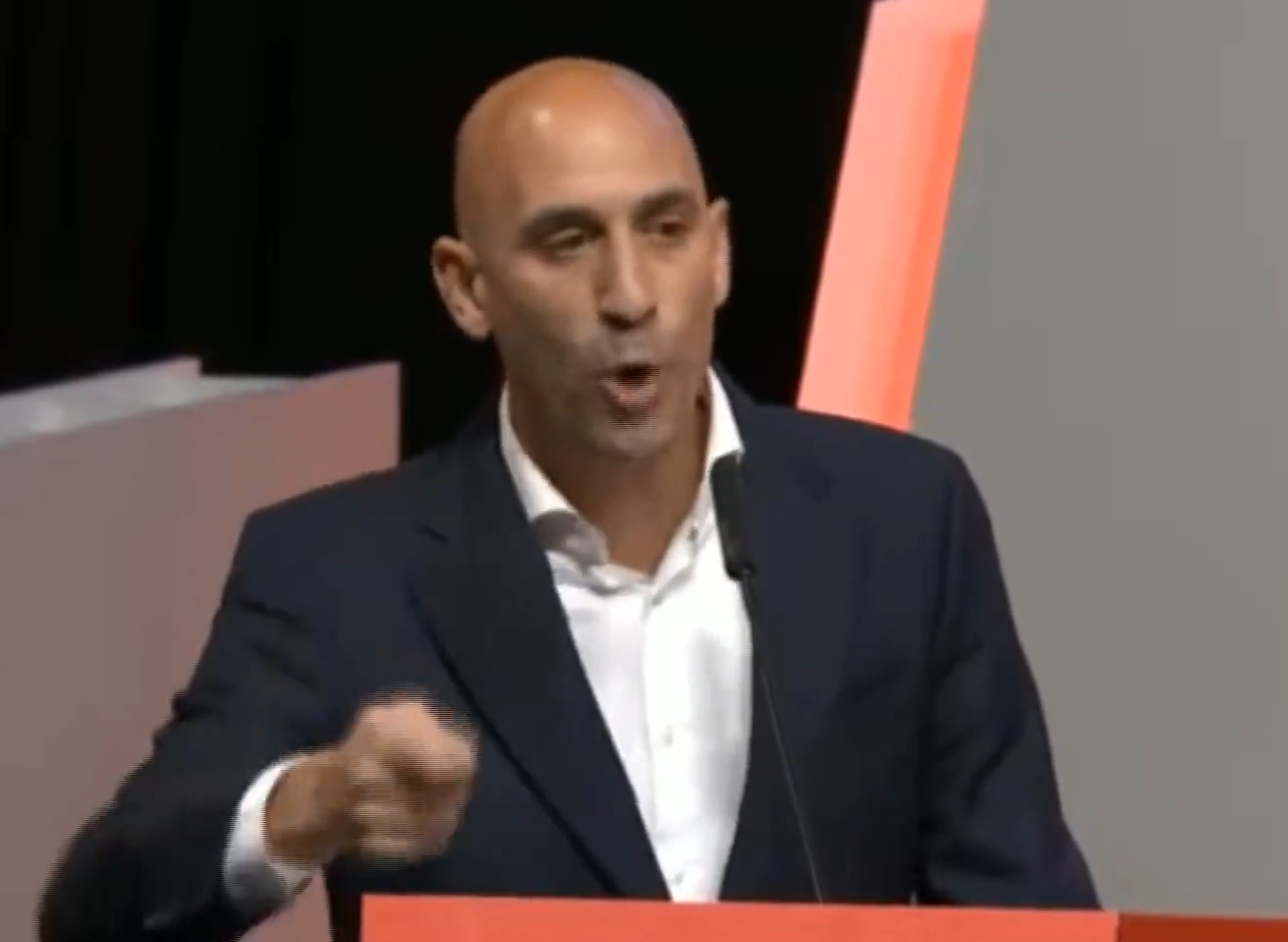 Luis Rubiales refusing to resign