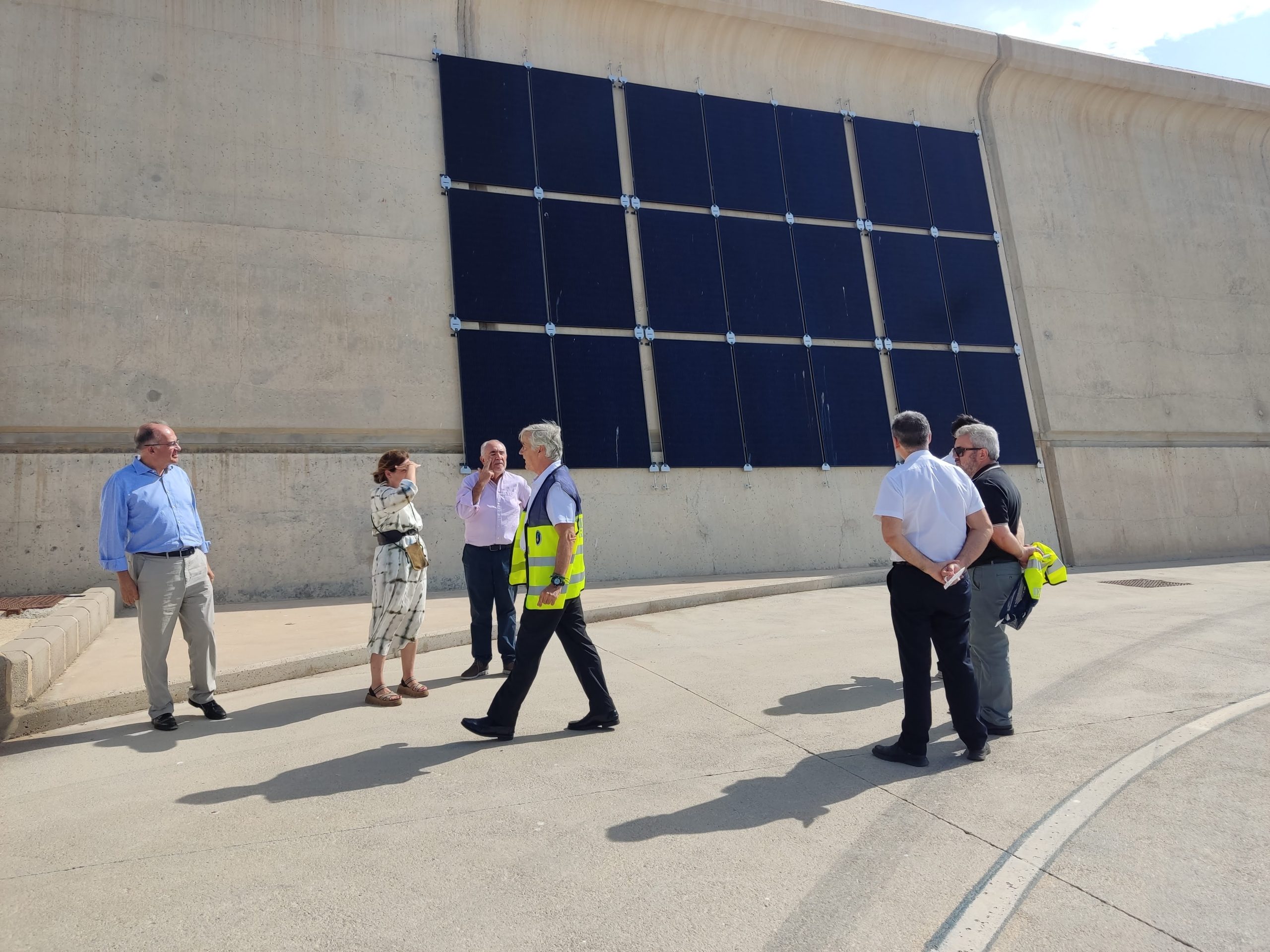 First vertical solar energy park tests in Spain taking place in Valencia